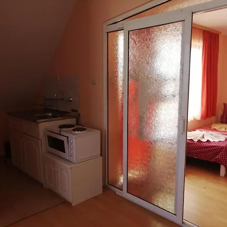 Фамилна Къща Авджиеви Guest house *